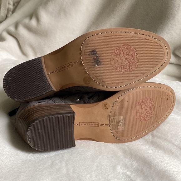 Vince Camuto Peera cutout bootie. Gray women size 7 - Picture 6 of 8